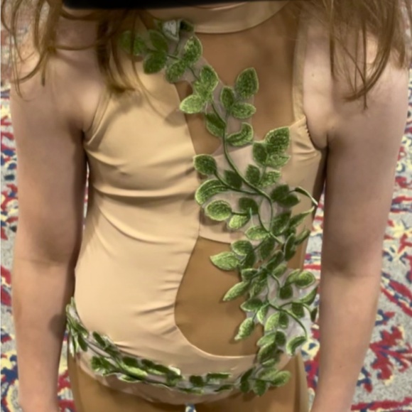 Beige Kids One-Piece Bodysuit with Green Velvet Leaf Appliqué - Picture 4 of 4